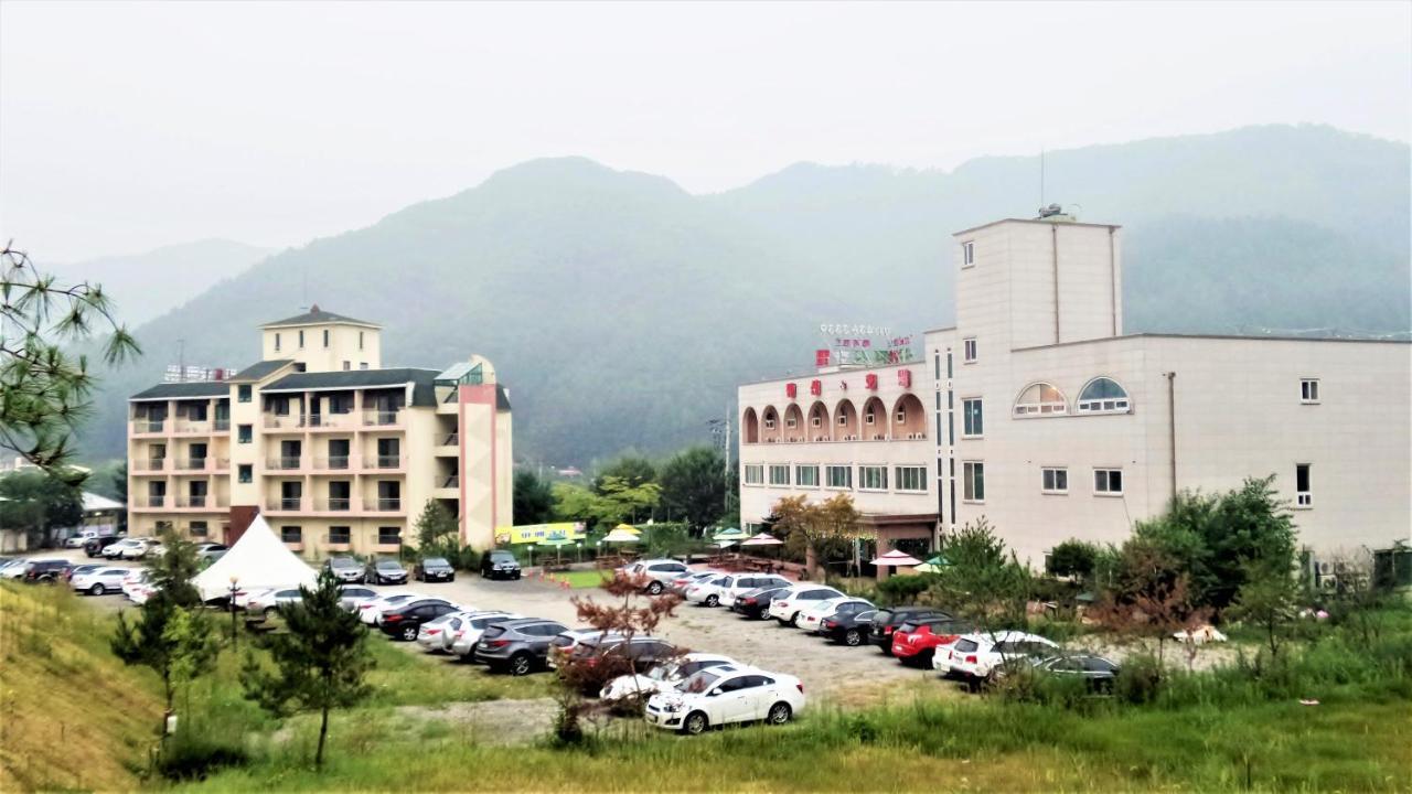 Hongcheon Resortel Exteriér fotografie
