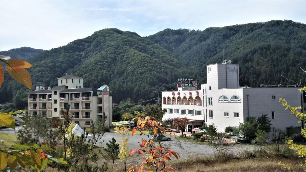 Hongcheon Resortel Exteriér fotografie